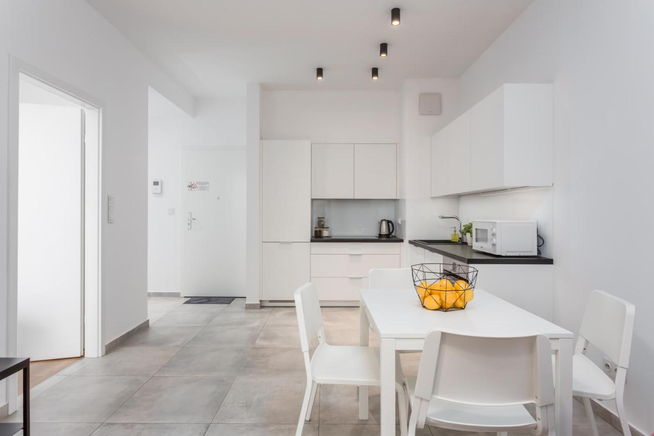 Chill Apartments Kolejowa Варшава Екстериор снимка